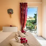 Mary's House Апартаменты *