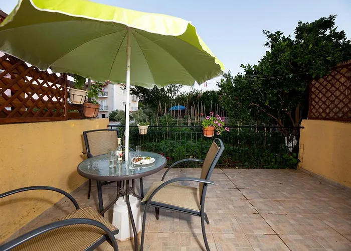 Apartment Mary's House