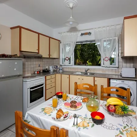 Mary's House أرغوستولي